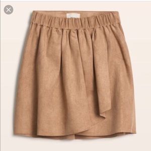 New Aritzia Wilfred Free Nescher Skirt